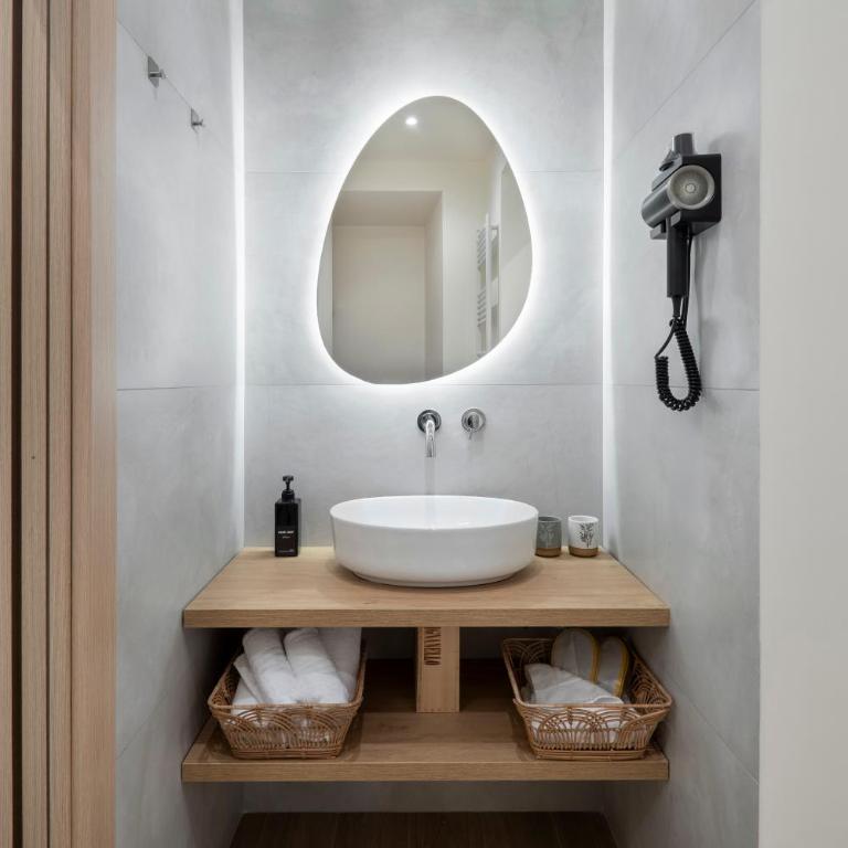 Giusi Rooms - Piazza Vittorio Guesthouse - Habitación Doble con bañera de hidromasaje - 7