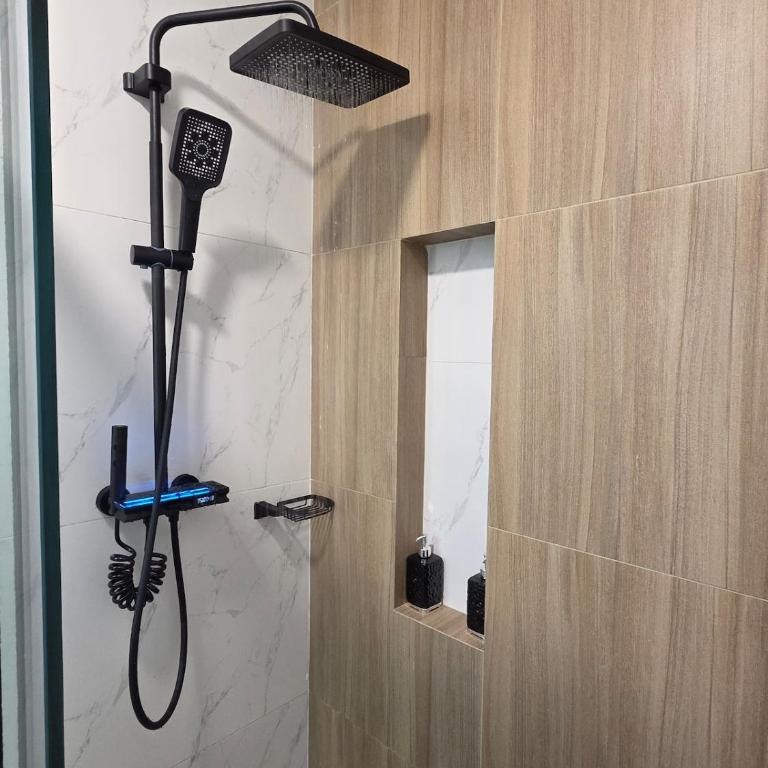 Premium 21 Suites - One-Bedroom Apartment - 20