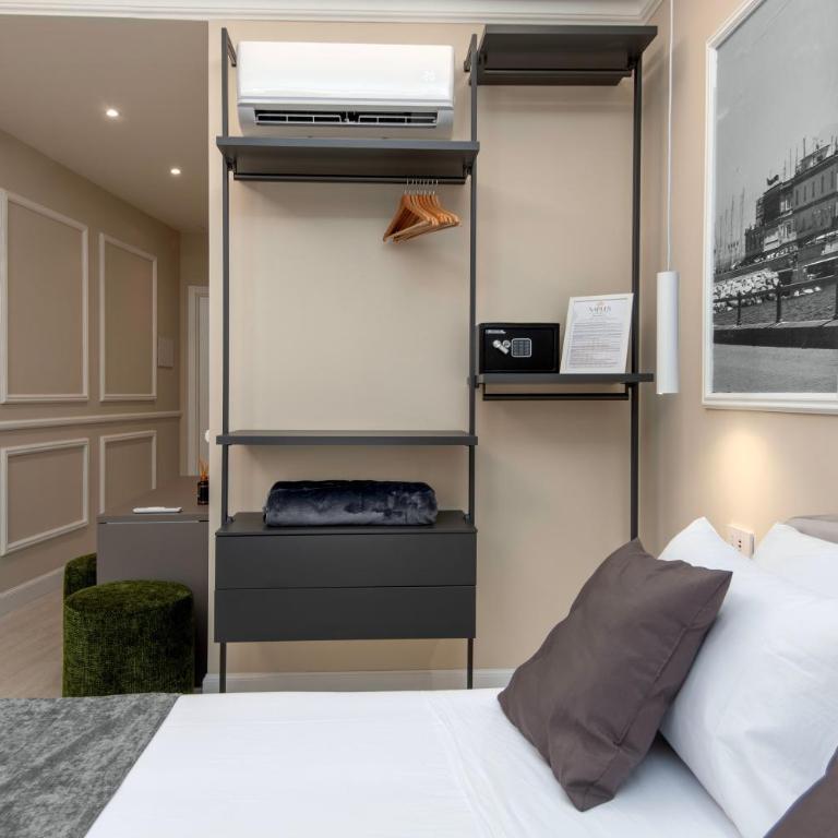 Naples Plaza Bovio - Habitación Doble Deluxe con balcón - 12