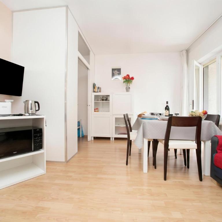 Riva Lago e Spiaggia Apartment - Happy Rentals - Appartamento con Vista Montagna - 3