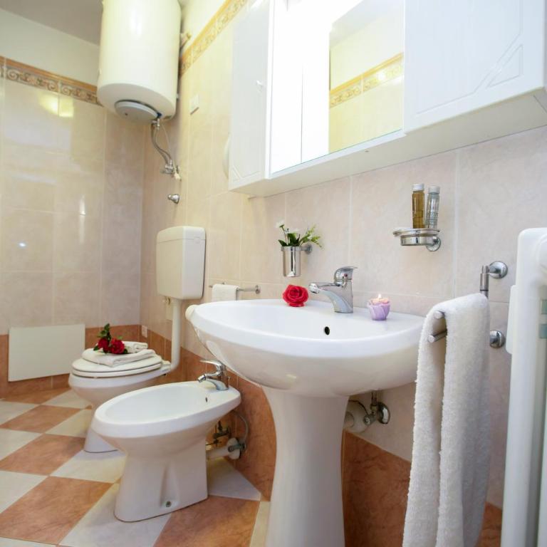 Riva Lago e Spiaggia Apartment - Happy Rentals - Appartamento con Vista Montagna - 7