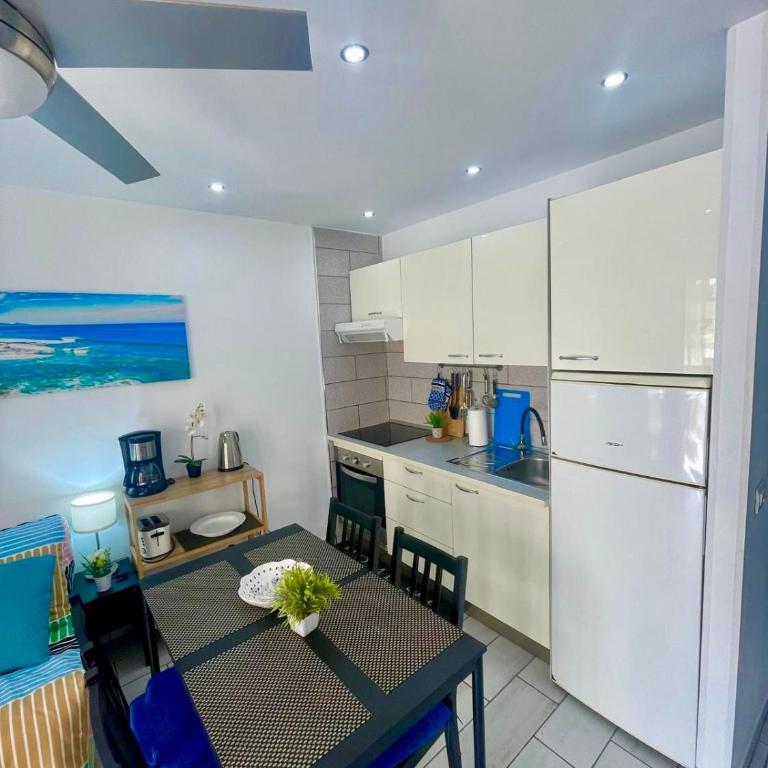 Costa Adeje Playa del Duque poolside apartment - One-Bedroom Apartment - 10
