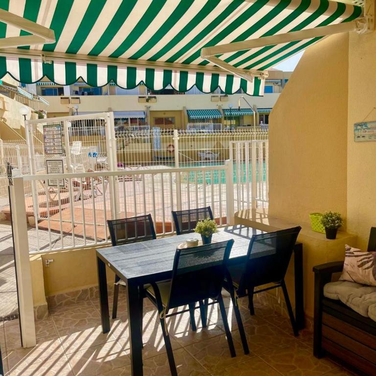 Costa Adeje Playa del Duque poolside apartment - One-Bedroom Apartment - 4