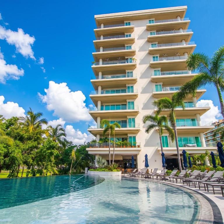 Luxury Vallarta Marina 1BR, 180° Balcony & Golf Views - Apartamento Premium de 1 dormitorio - 3