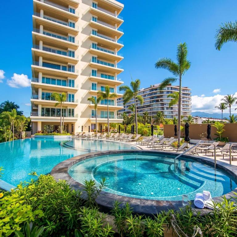 Luxury Vallarta Marina 1BR, 180° Balcony & Golf Views - Apartamento Premium de 1 dormitorio - 4