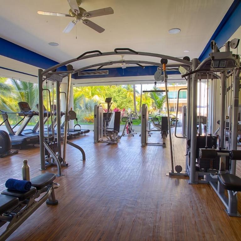 Luxury Vallarta Marina 1BR, 180° Balcony & Golf Views - Apartamento Premium de 1 dormitorio - 8
