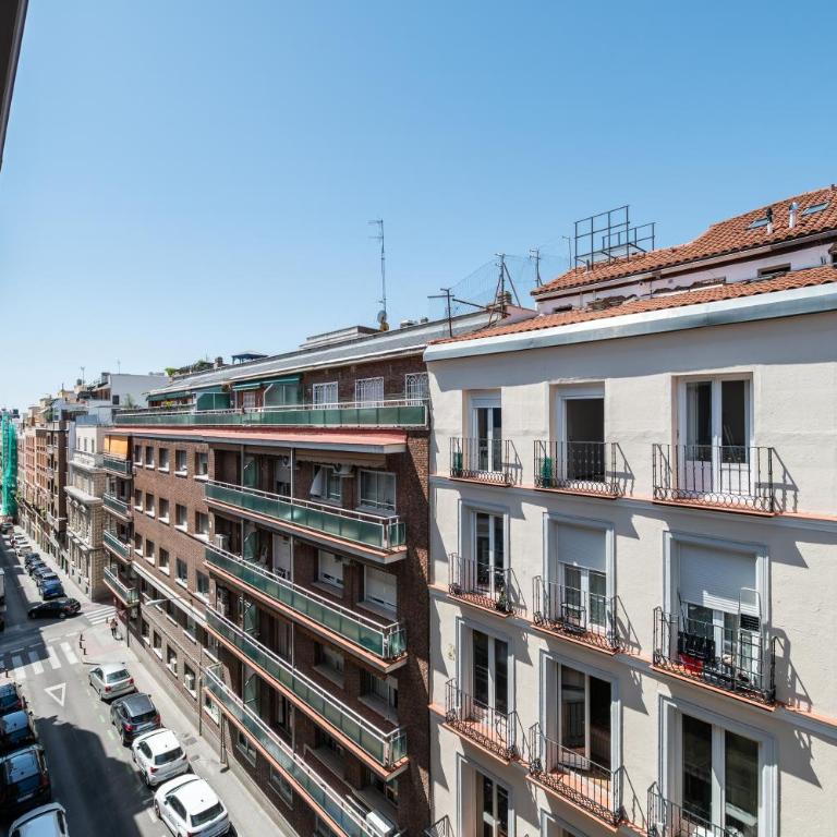 Rosales Suites - Camera Deluxe Matrimoniale/Doppia con Letti Singoli con Vista Città - 8