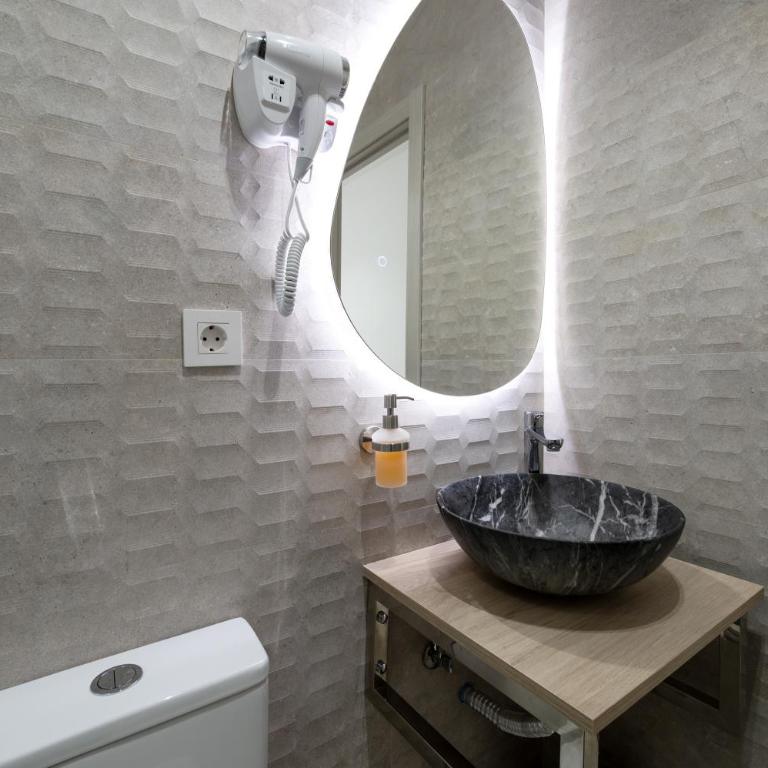 Rosales Suites - Camera Tripla Deluxe - 5