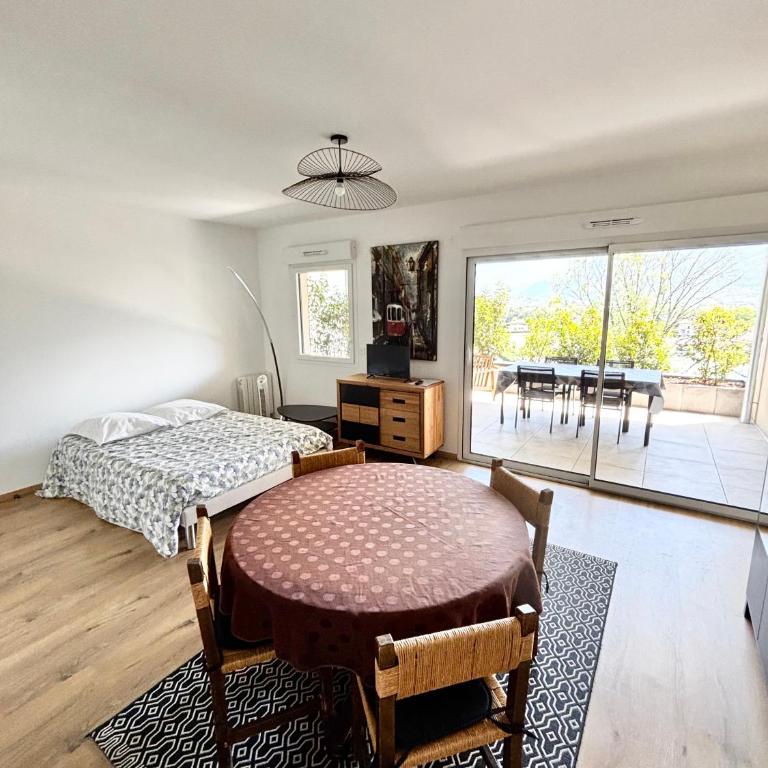 Panorama Mont-Blanc - grande terrasse, linge de maison, wifi, parking privé, cuisine équipée - 2 personnes - Chambre Double - Vue sur Montagne - 7