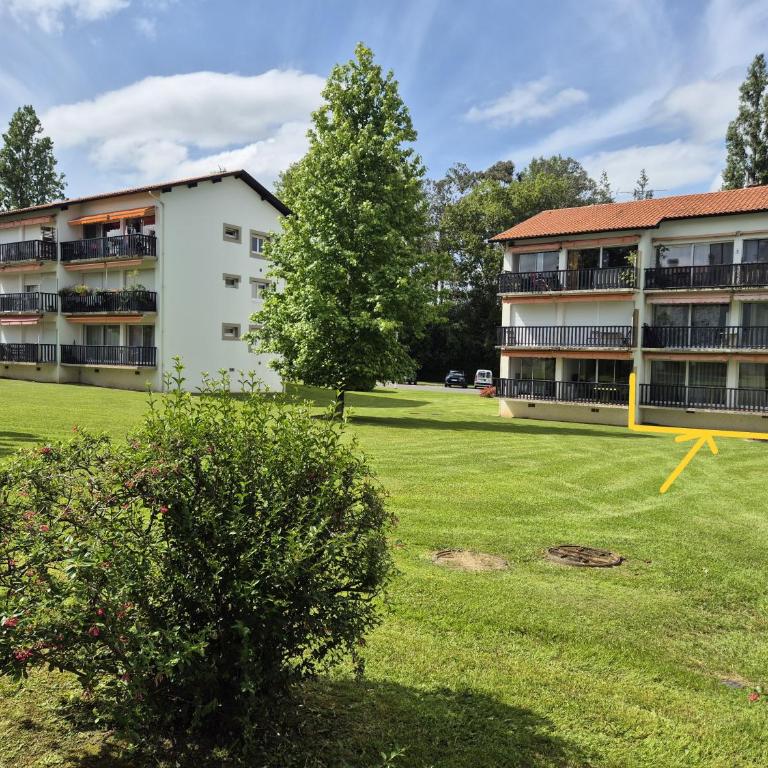 T2 53 m2 Amatxi - au calme - parking privé - proche thermes et centre ville - One-Bedroom Apartment - 18