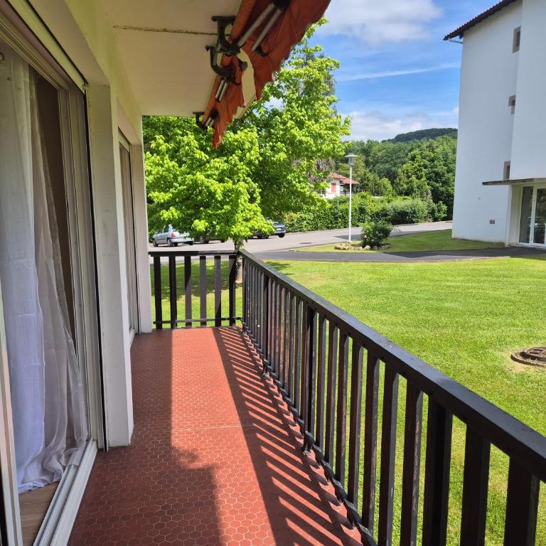 T2 53 m2 Amatxi - au calme - parking privé - proche thermes et centre ville - One-Bedroom Apartment - 16