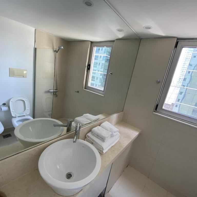 Lux studio in PuertoMadero full amenities & views - One-Bedroom Apartment - 8