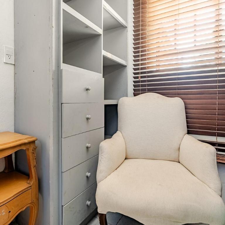 Casa un piso jardín familiar cerca de aeropuerto - Maison de Vacances 3 Chambres - 17
