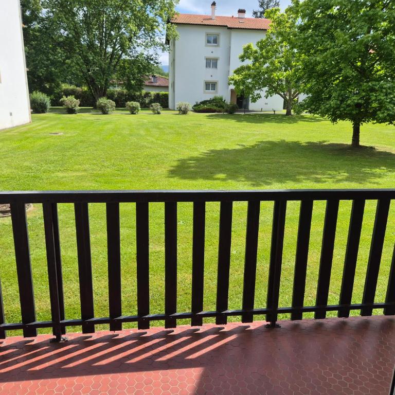 T2 53 m2 Amatxi - au calme - parking privé - proche thermes et centre ville - One-Bedroom Apartment - 15