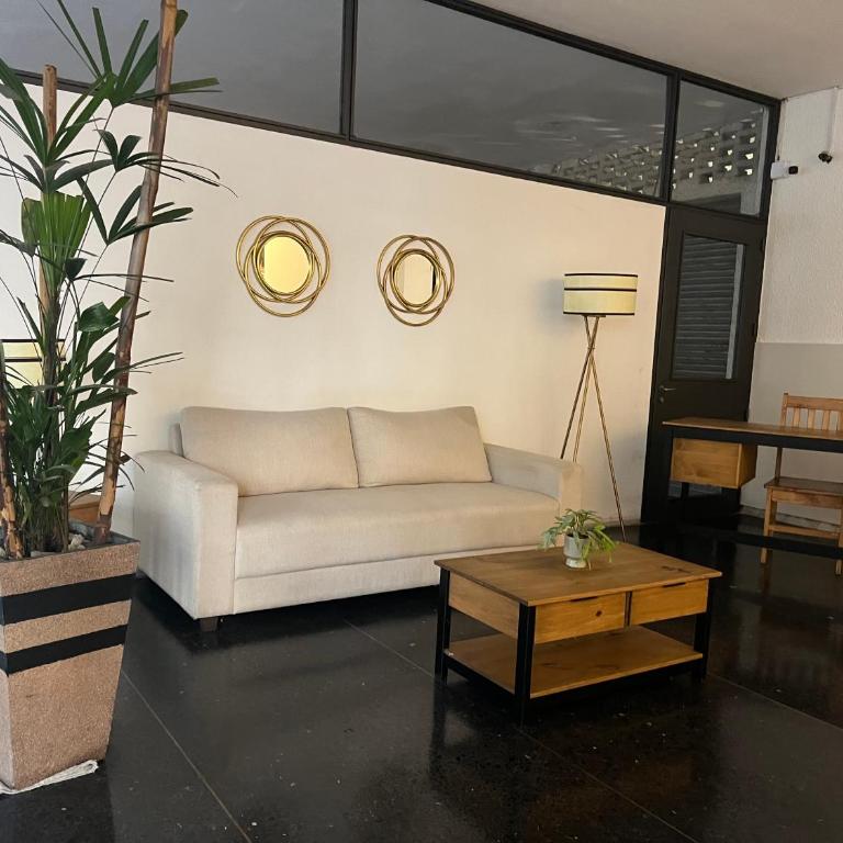 POCITOS - Amplio, cómodo y céntrico apartamento - One-Bedroom Apartment - 6