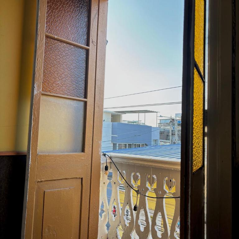 El Duke Kahanamoku surf hostel - Standard Double or Twin Room with Balcony - 2