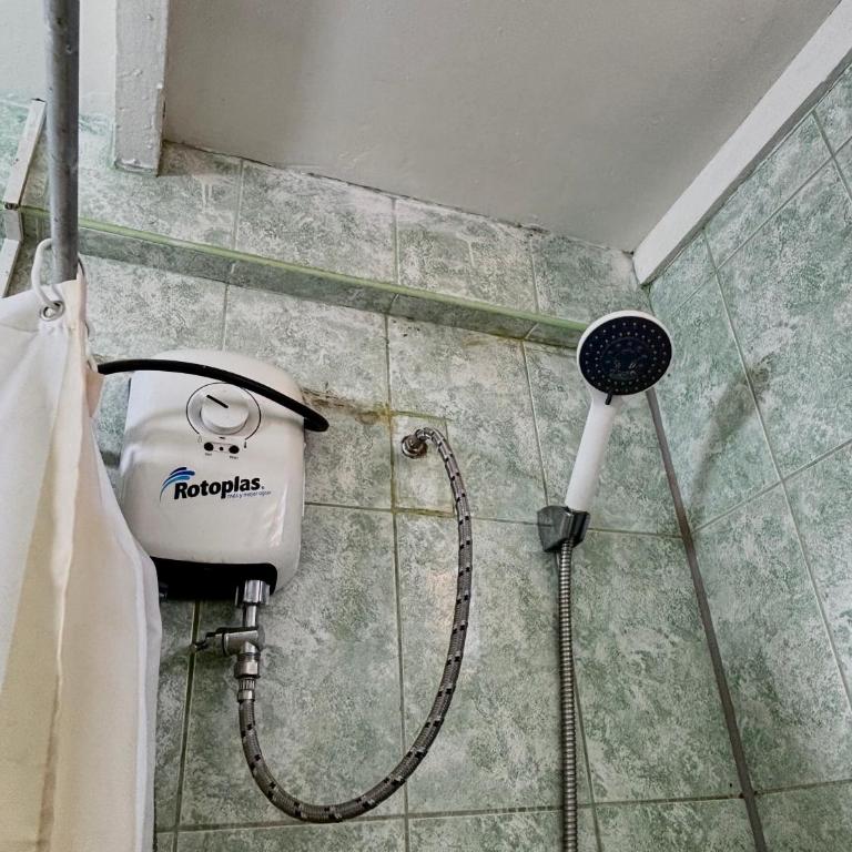El Duke Kahanamoku surf hostel - Standard Double or Twin Room with Balcony - 4