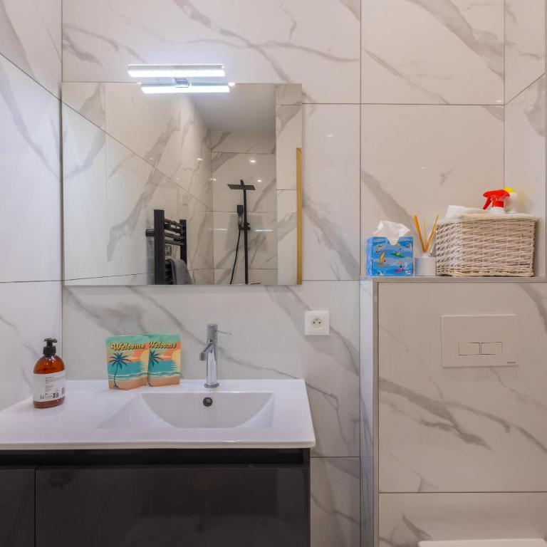Maison Marly avec piscine privee a Serignan - Apartment - 27