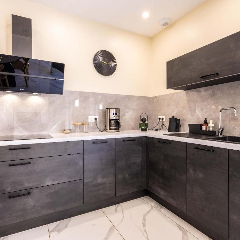 Maison Marly avec piscine privee a Serignan - Apartment - 44