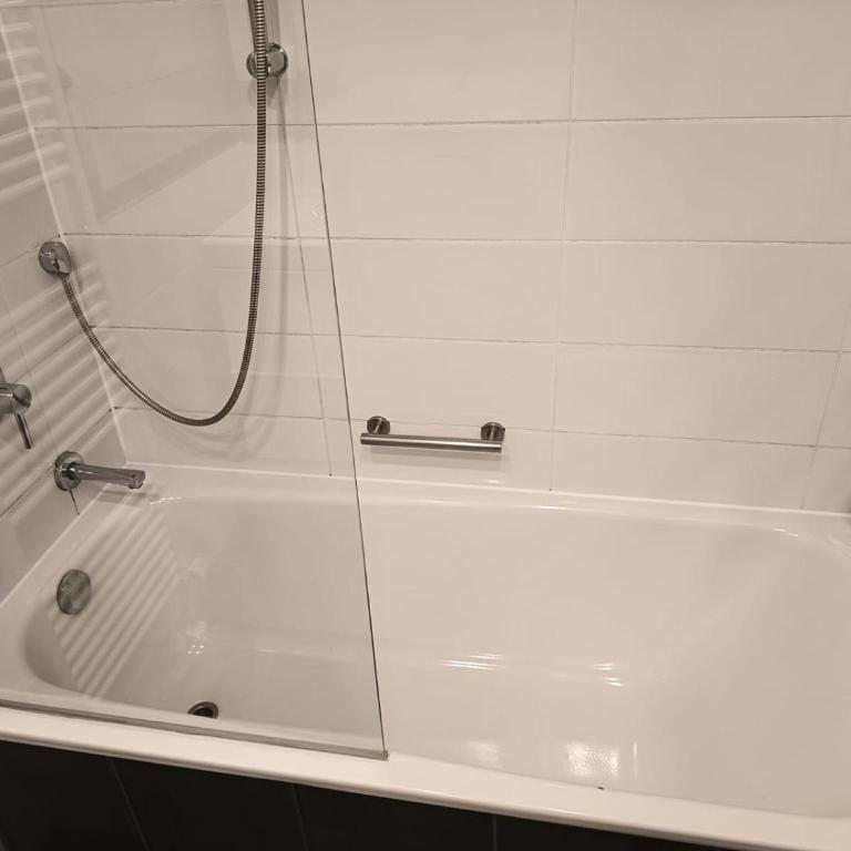 1 Bedroom with large Sunny Balcony - Apartment mit 1 Schlafzimmer - 11
