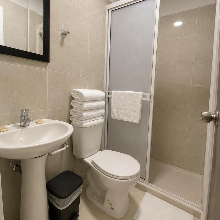 HOTEL ELITE - Quadruple Room - 1