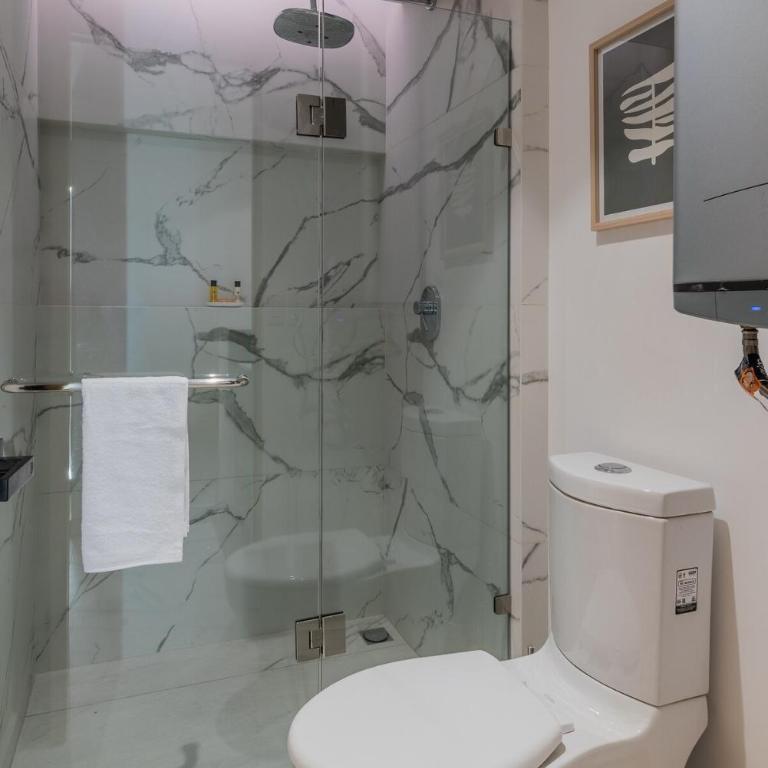 The R Line I UT Skyline Studio I City Views & Pool - Appartement 1 Chambre - 27