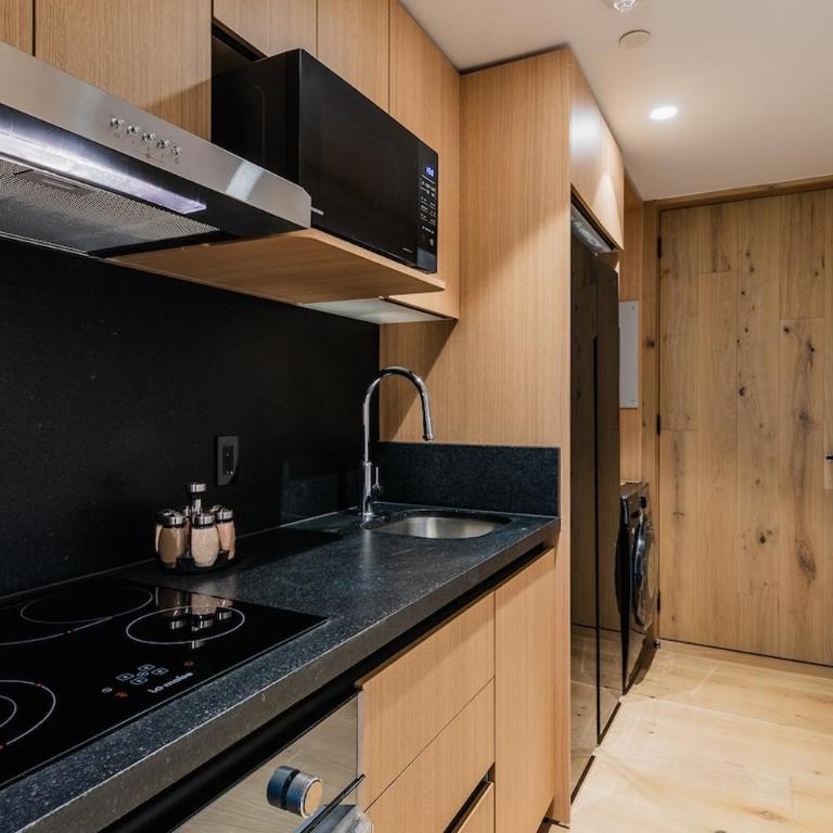 The R Line I UT Skyline Studio I City Views & Pool - Appartement 1 Chambre - 30