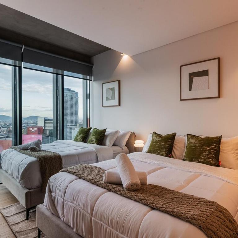 The R Line I UT Skyline Studio I City Views & Pool - Appartement 1 Chambre - 35