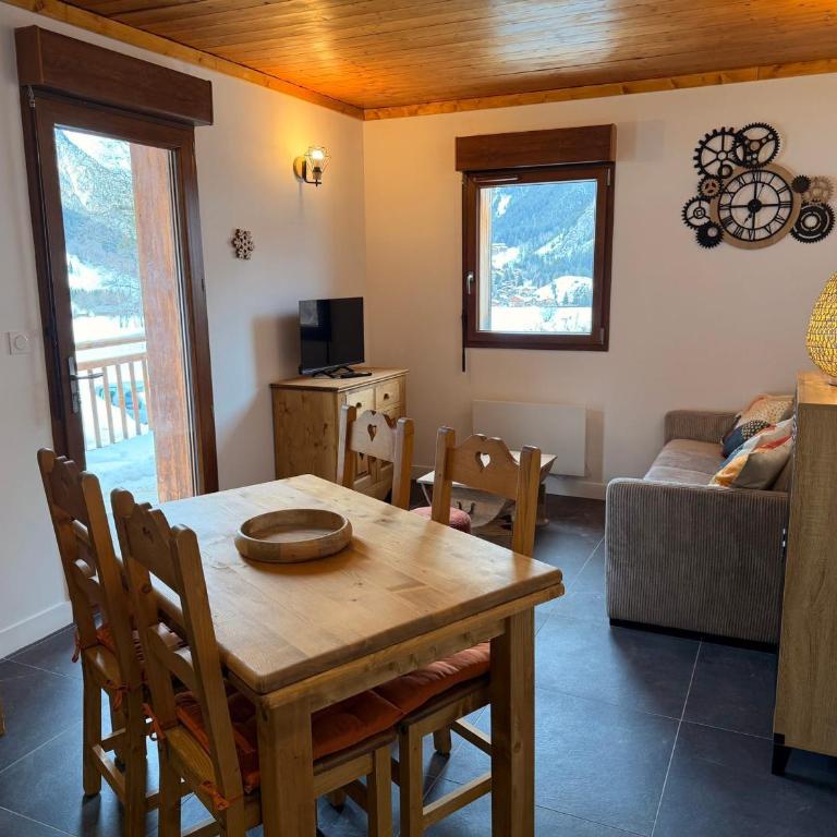 Appartement neuf cocooning avec balcon et parking privé à Pralognan-la-Vanoise - FR-1-464-252 - Apartment - 2