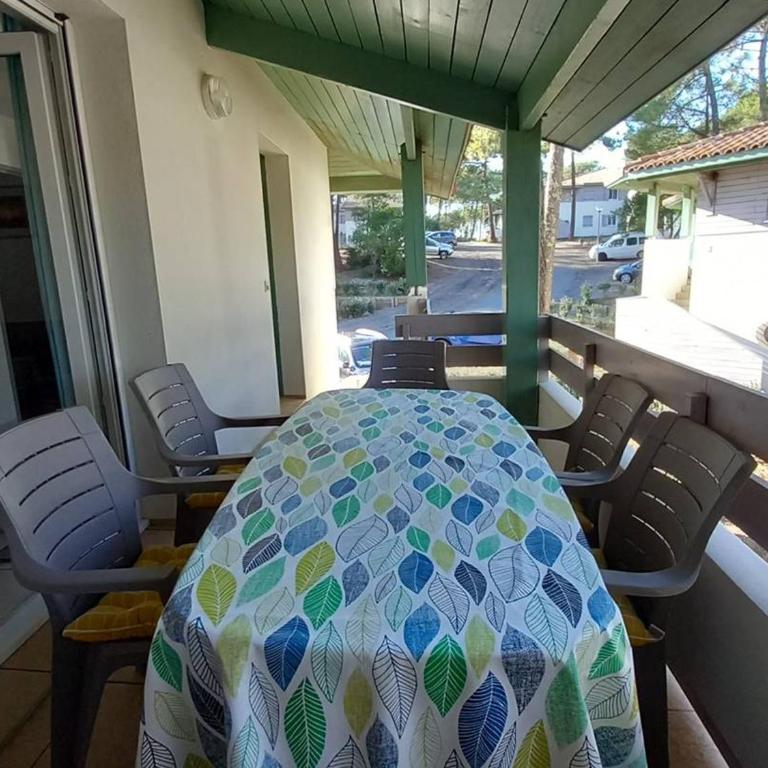 Appartement lumineux avec parking - 6 pers. - FR-1-878-79 - Appartement - 4