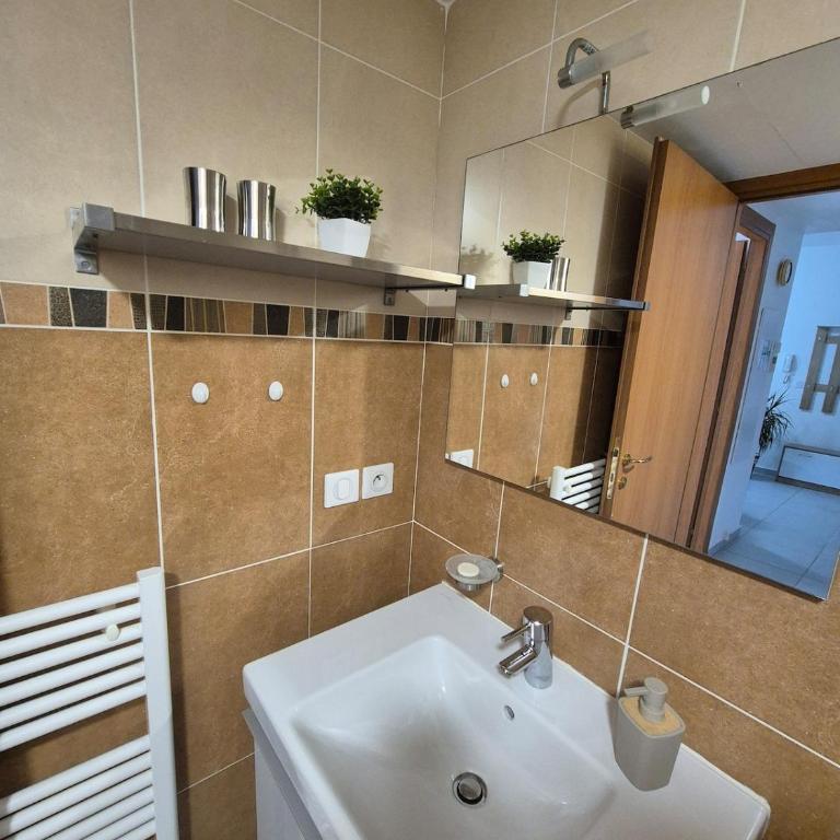 Charmant T2 - Appartement 2 Chambres - 15