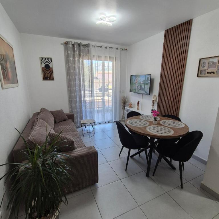Charmant T2 - Appartement 2 Chambres - 16