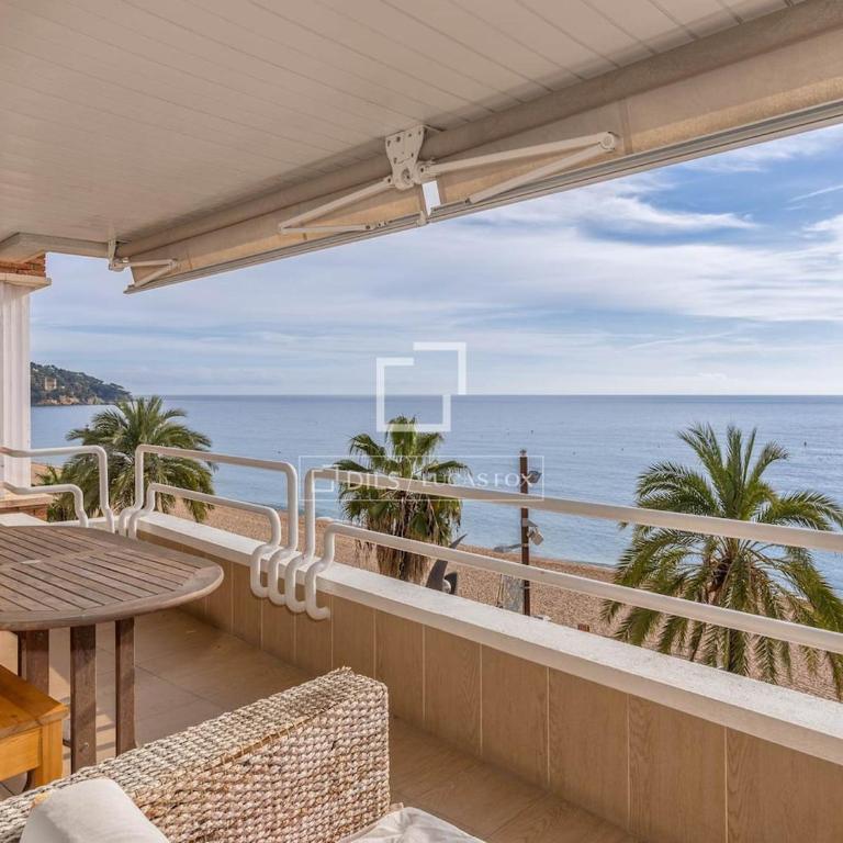 Incredible renovated apartment on the waterfront - Appartamento con 2 Camere da Letto, Balcone e Vista mare - 4