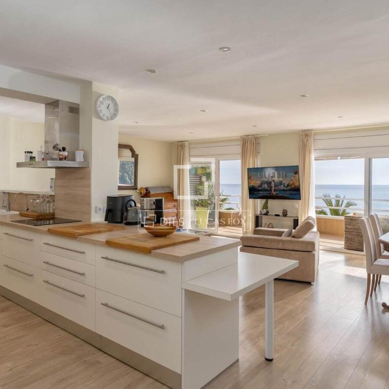 Incredible renovated apartment on the waterfront - Appartamento con 2 Camere da Letto, Balcone e Vista mare - 13