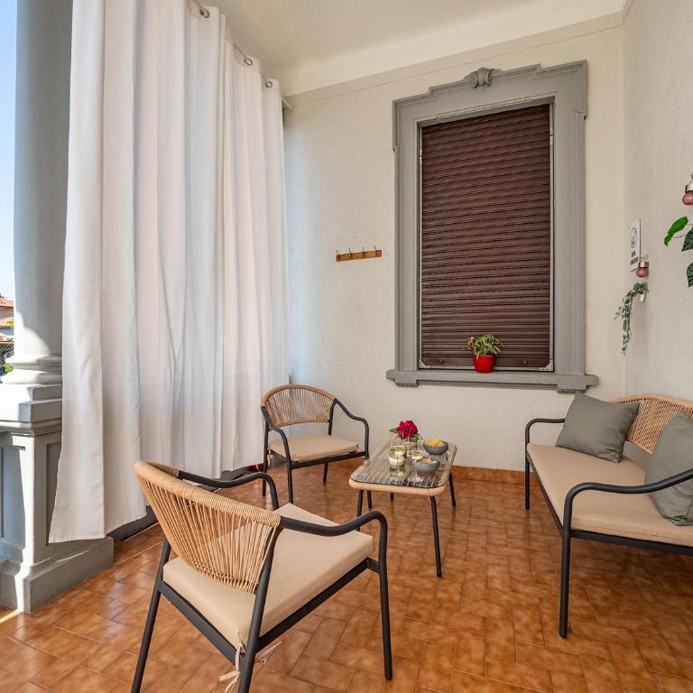 LoreLake Holidays -Big City Life - Private terrace & Parking in Como - Appartamento con 3 Camere da Letto - 4