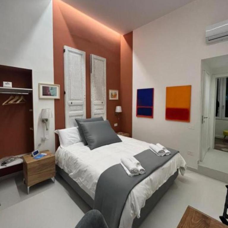 Poerio Station Rooms & Apartment - Double Room with Balcony - 1