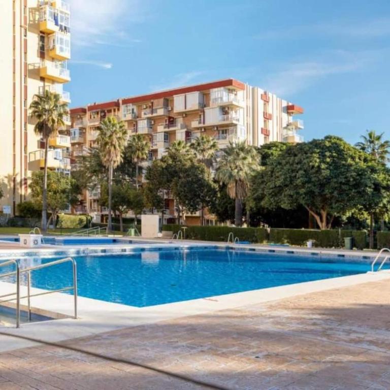Jacaranda Sunset Apartment with Terrace & Pool By Budha Apartments - Studio - 19