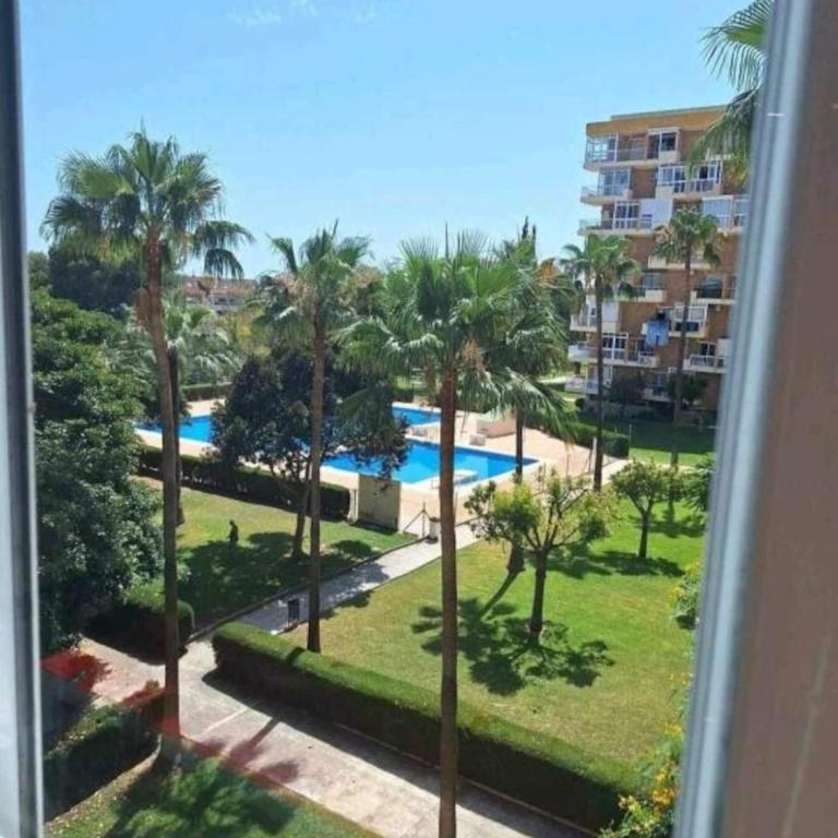 Jacaranda Sunset Apartment with Terrace & Pool By Budha Apartments - Studio - 21