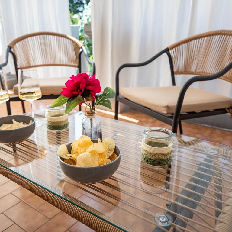 LoreLake Holidays -Big City Life - Private terrace & Parking in Como - Appartamento con 3 Camere da Letto - 19