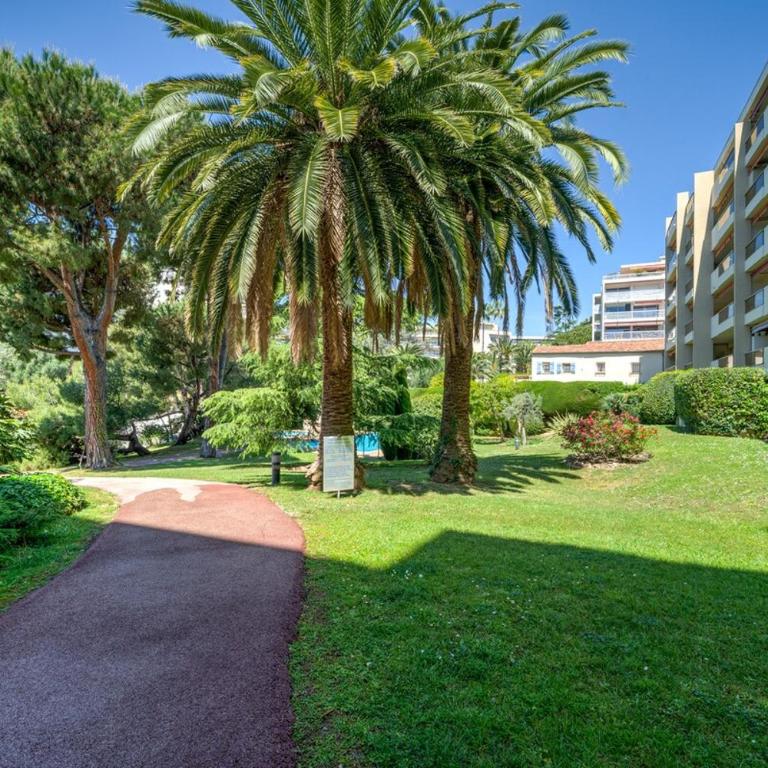 Beautiful 2-bedroom apartment, garden, swimming pool, sea within walking distance - Appartement 1 Chambre - 9