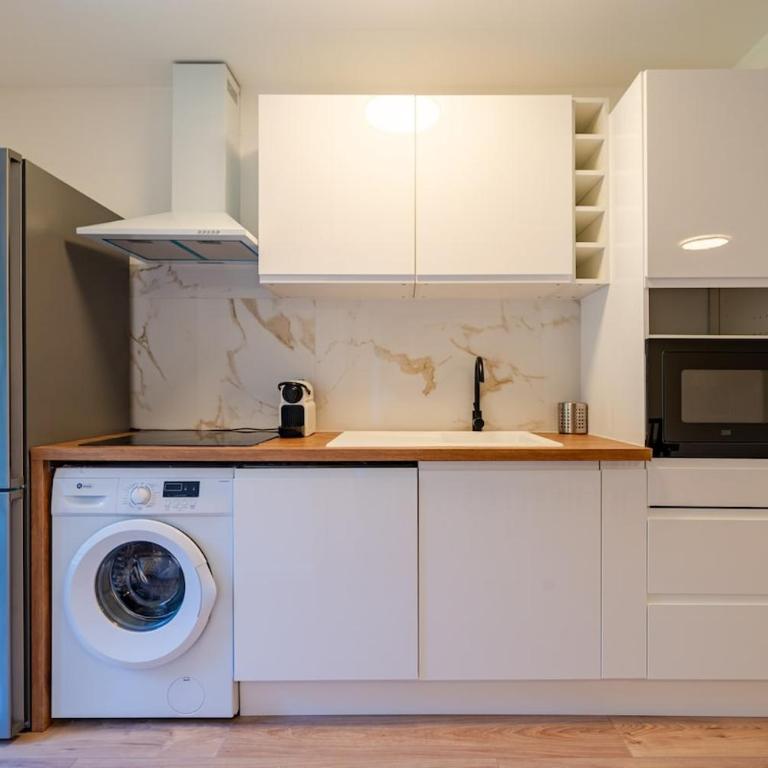 Beautiful 2-bedroom apartment, garden, swimming pool, sea within walking distance - Appartement 1 Chambre - 13