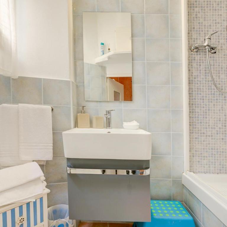 MINI ACCOMMODATION IN SANREMO LIGURIA - One-Bedroom Apartment - 20