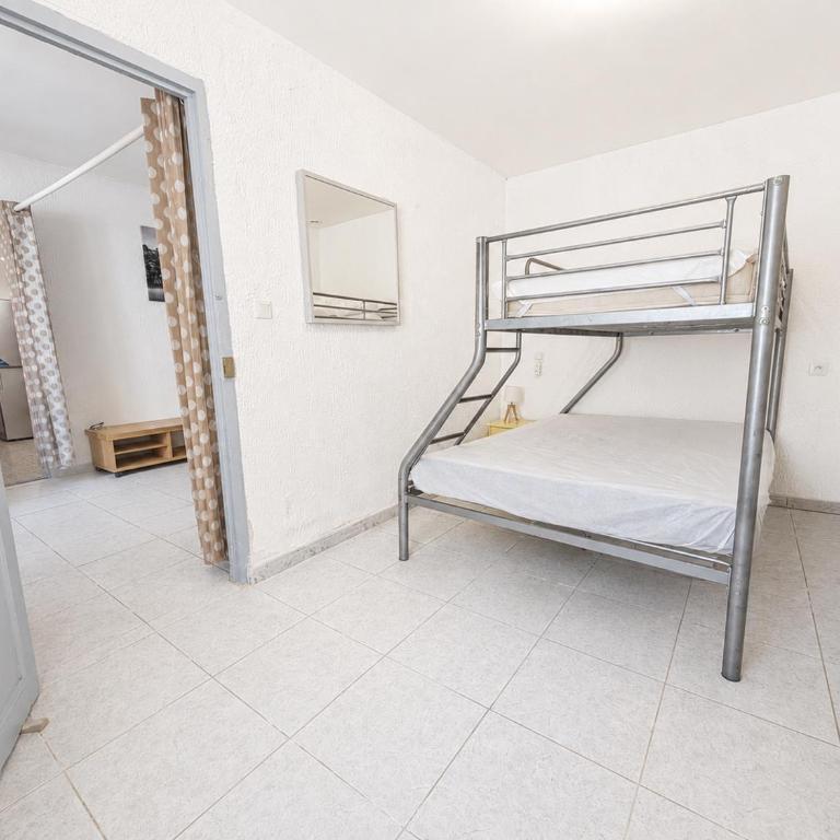 Maison de vacances climatisée à 5 minutes de la mer - Two-Bedroom House - 6