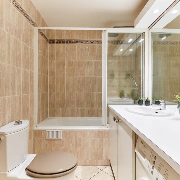 BnBNova - 1BR with Balcony - Latin Quarter & Blvd St Germain - Apartment - 12