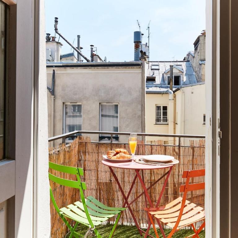 BnBNova - 1BR with Balcony - Latin Quarter & Blvd St Germain - Apartment - 16