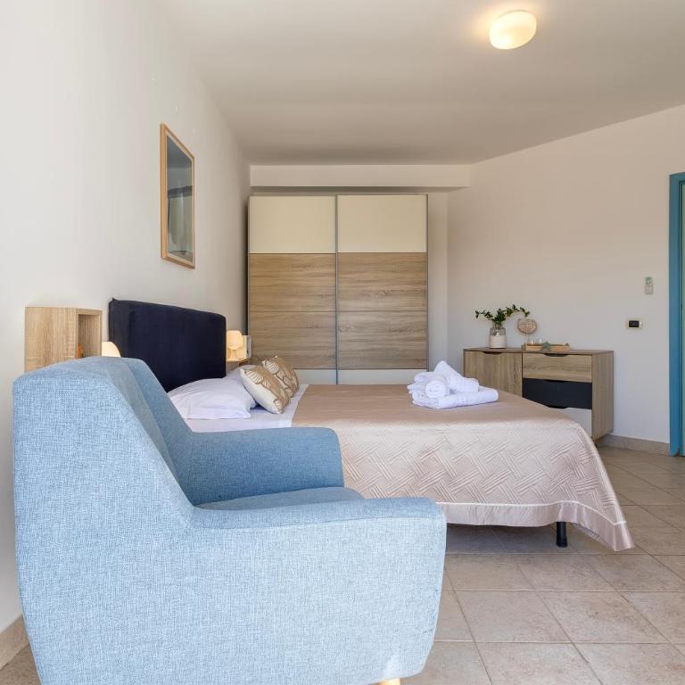Al Piazzale Appartamento fronte Porto - Two-Bedroom Apartment - 12