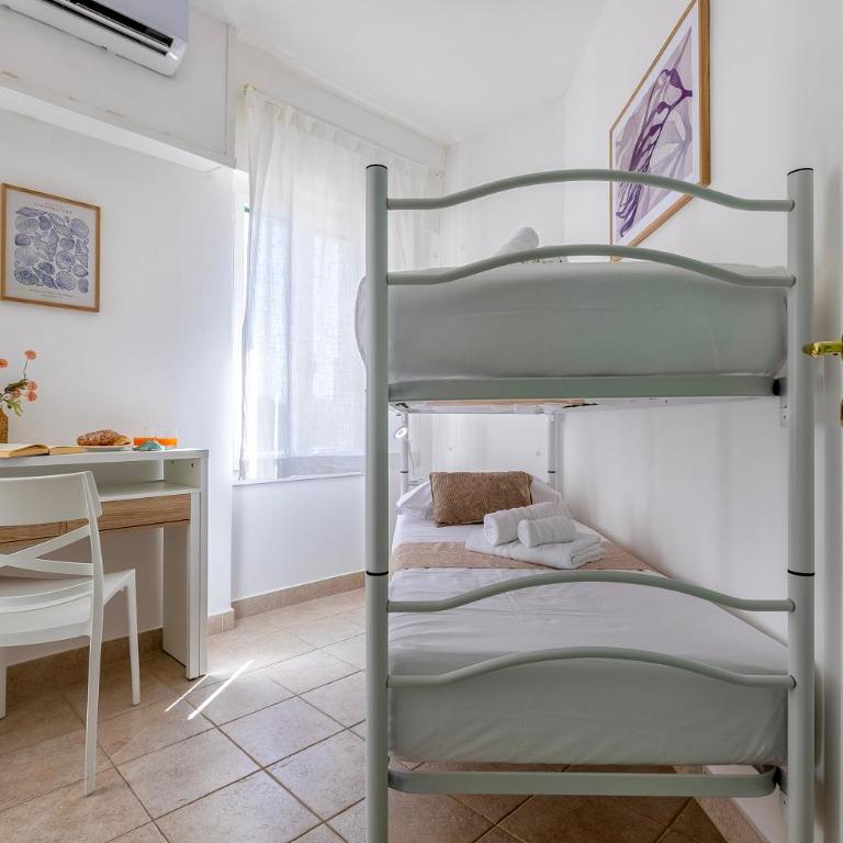 Al Piazzale Appartamento fronte Porto - Two-Bedroom Apartment - 9