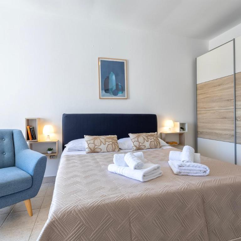 Al Piazzale Appartamento fronte Porto - Two-Bedroom Apartment - 10