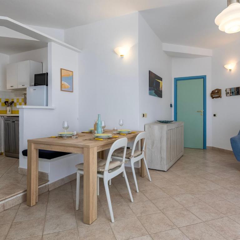 Al Piazzale Appartamento fronte Porto - Two-Bedroom Apartment - 15
