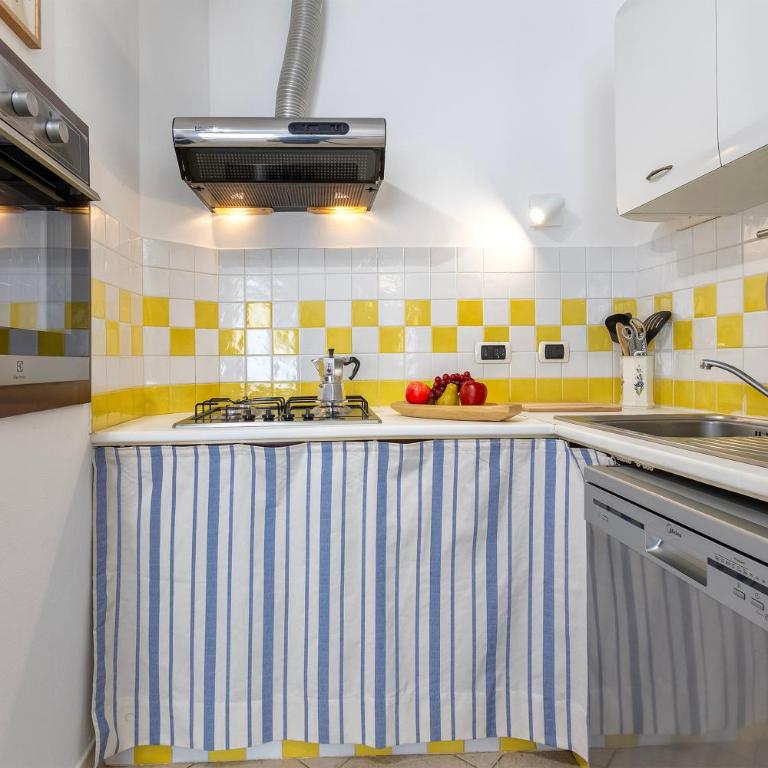 Al Piazzale Appartamento fronte Porto - Two-Bedroom Apartment - 21